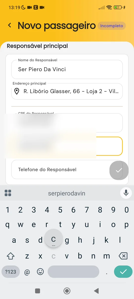 Campos de e-mail e telefone do responsável sendo preenchidos